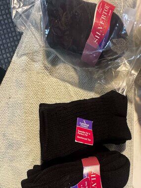 Woman's Silver Toe Slouch socks 5 pair